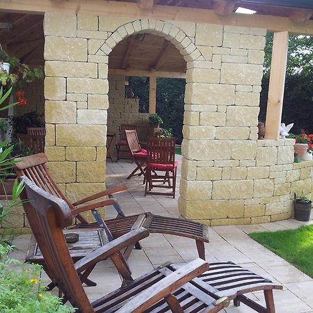 فندق برباش ام نيوسيدلهفي  Gastehaus Samira المظهر الخارجي الصورة